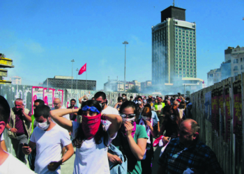 Tränengas auf dem Taksim-Platz