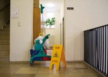 Verwaiste Putzwagen werden in Zukunft keine Seltenheit sein.