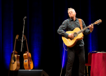 Tommy Emanuel – Der Gitarrentrommler