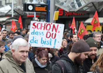 Zehntausend gegen Fremdenfeindlichkeit