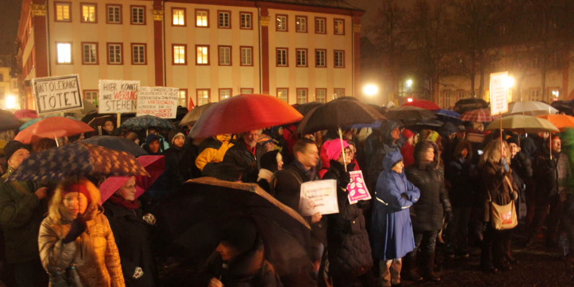 Zweite Nogida-Kundgebung auf dem Heidelberger Uniplatz
