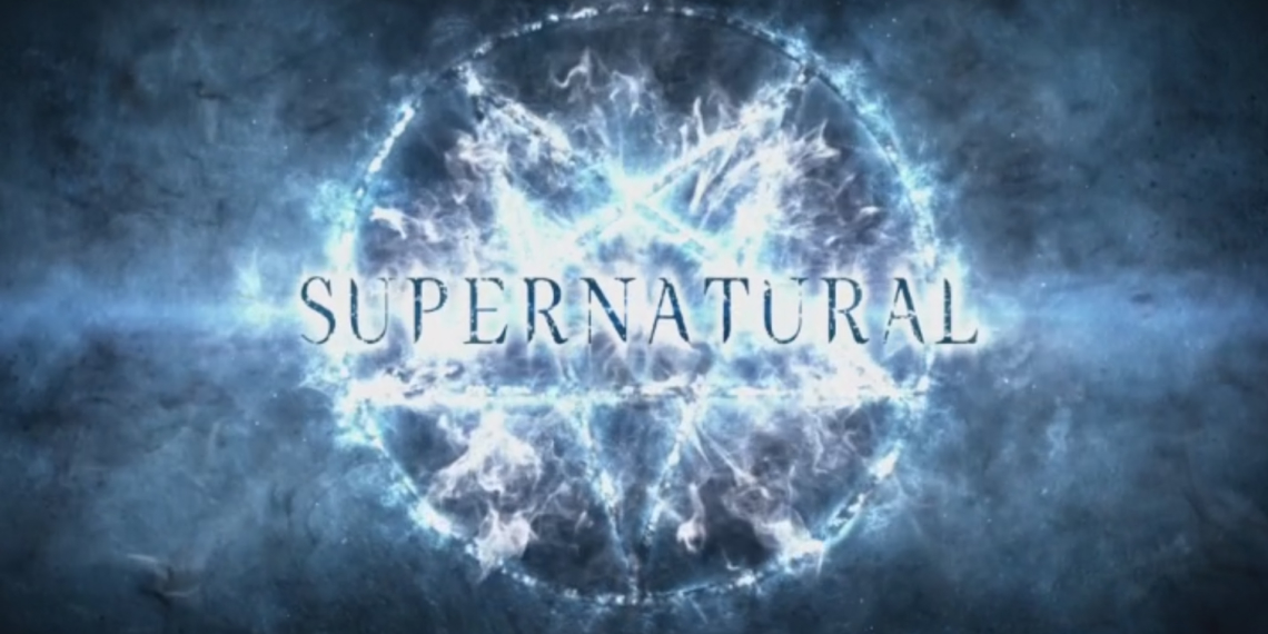 Schriftzug "Supernatural" vor leuchtendem Drudenfuß