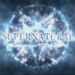 Schriftzug "Supernatural" vor leuchtendem Drudenfuß