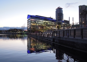 Media City Manchester bei Nacht