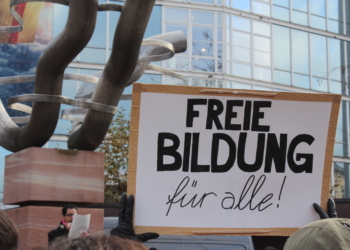 „Wir sind hier, wir sind laut“