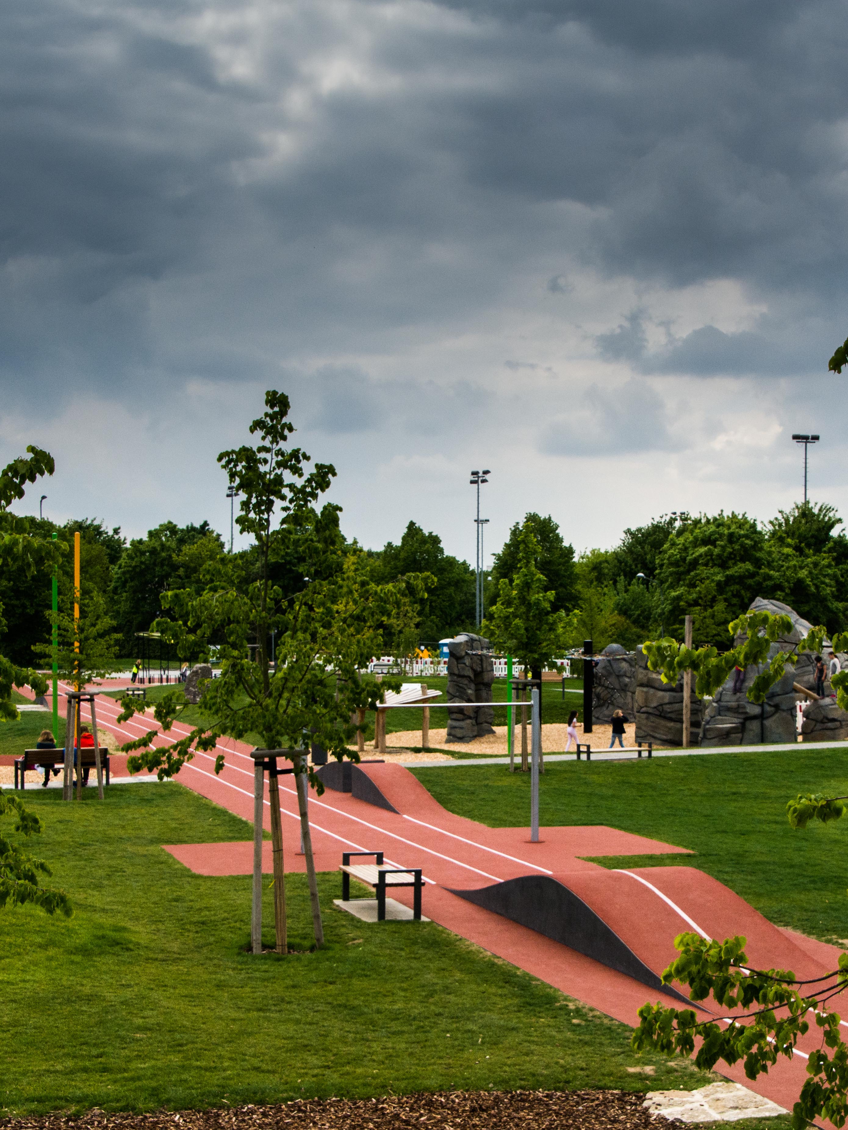 Alla hopp: I like to move it, move it!