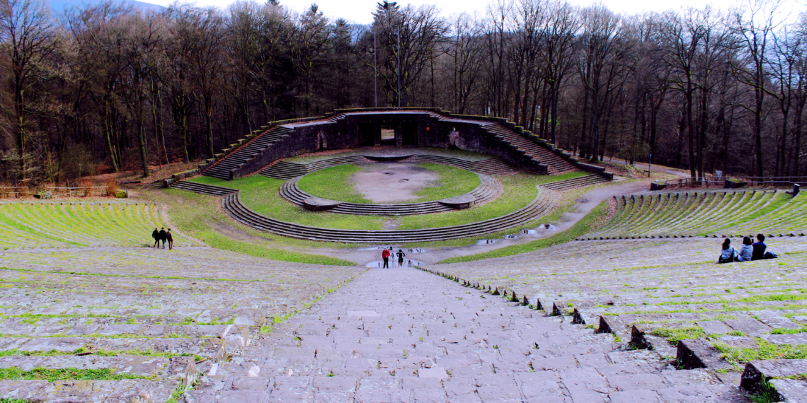 Steingewordener Nationalsozialismus