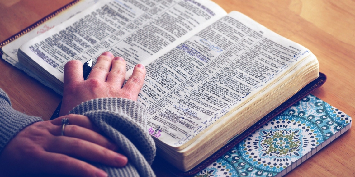 Andächtig studieren