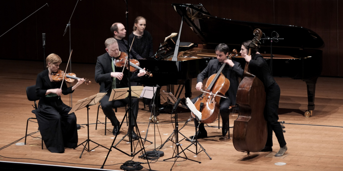 Forelle im Rampenlicht