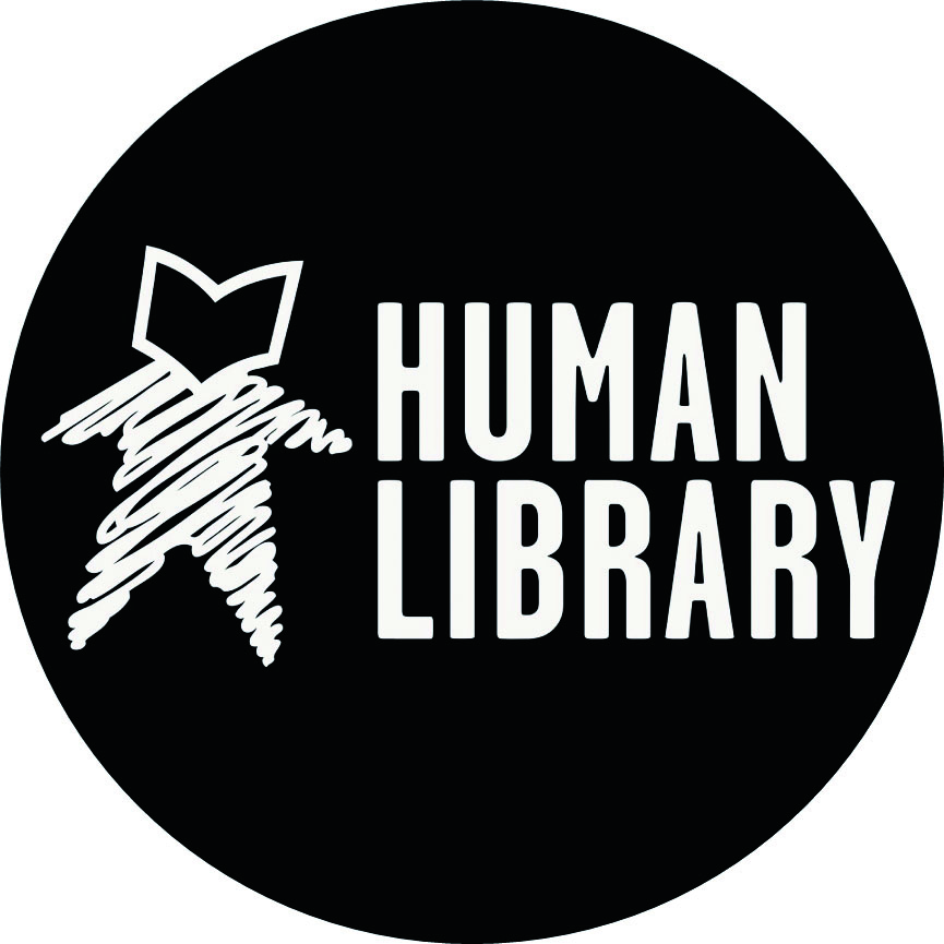 Bei der "Human Library" lernen sich Menschen vorurteilsfrei kennen. Foto: Human Library Organization