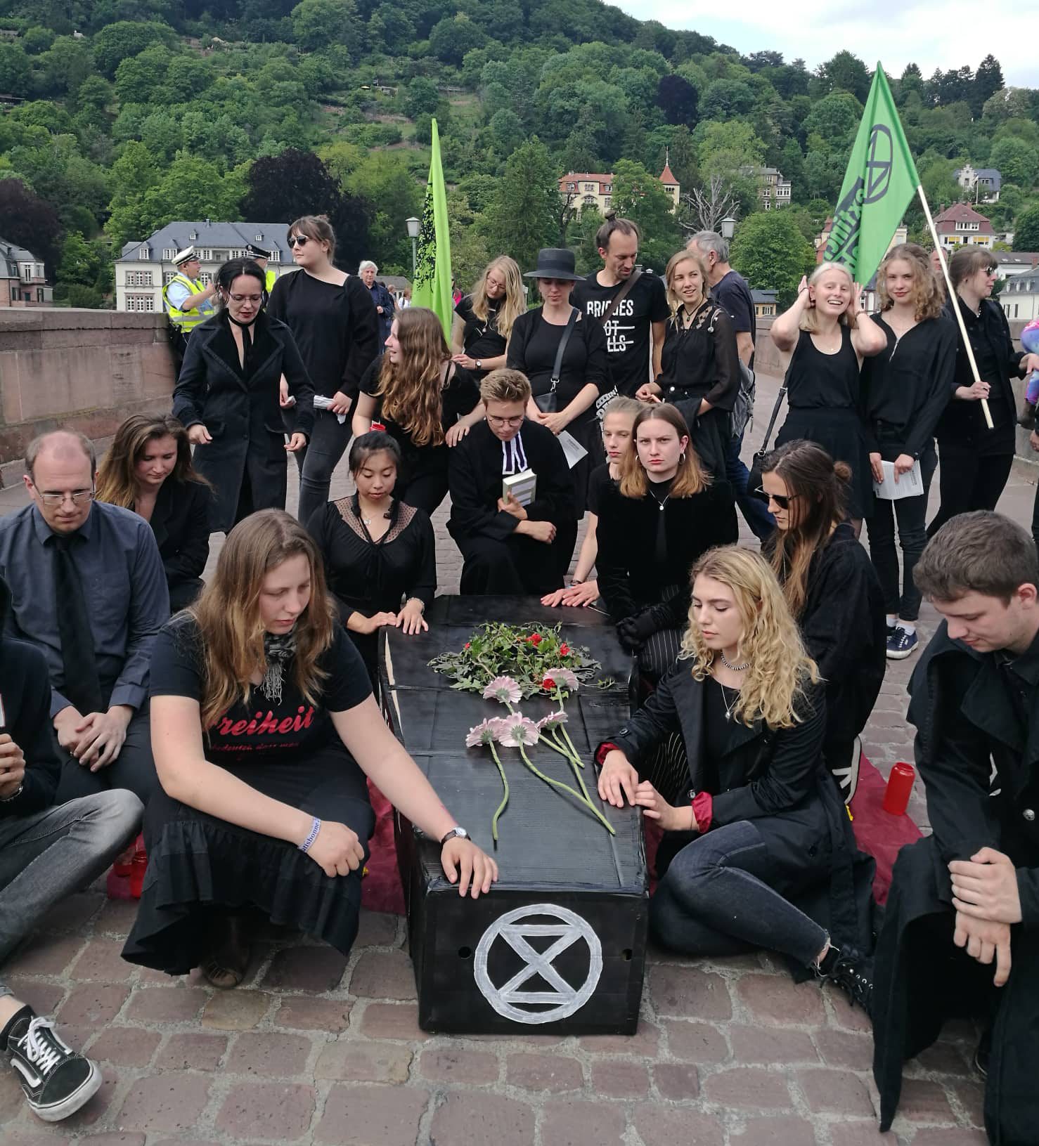 „Wir sind der Asteroid“