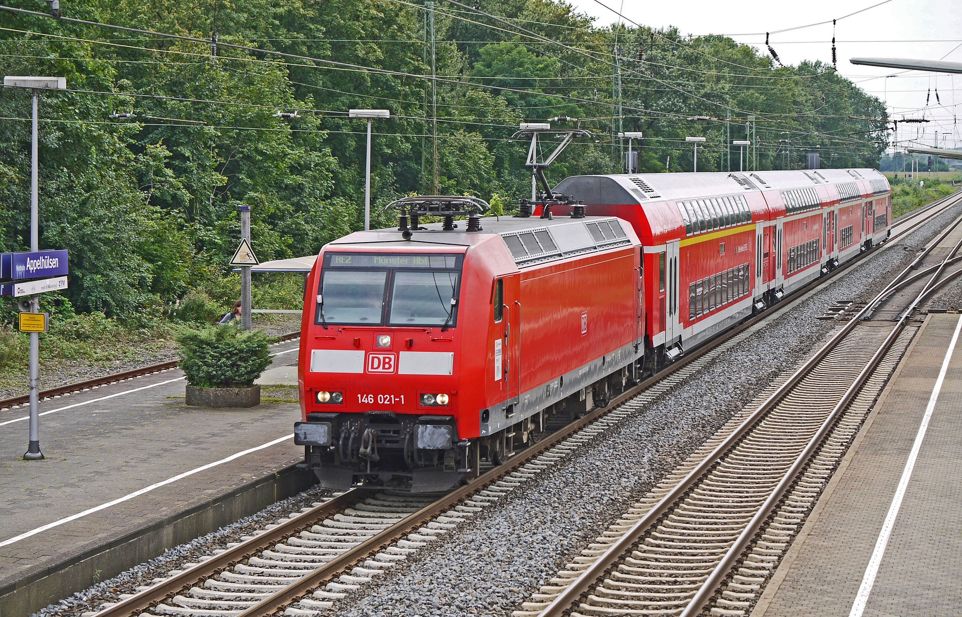 In Regionalzügen könnten in Zukunft mehr Studierende anzutreffen sein, Foto: Erich Westendarp / Pixabay