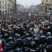 Während der Proteste im Zuge der Festnahme von Alexei Nawalny kam es vermehrt zur Konfrontation zwischen Protestierenden und PolizistInnen. Foto: Anton Voganov
