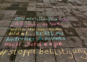 Mit bunten Bürgersteigen gegen Belästigung