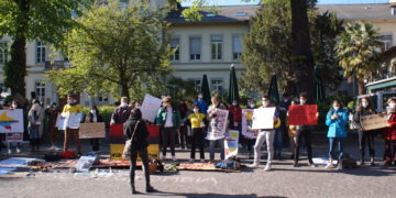Die Demo begann in der Haupstraße am Anatomiegarten und bewegte sich später aus Platzgründen zum Friedrich-Ebert-Platz. Foto:lhm