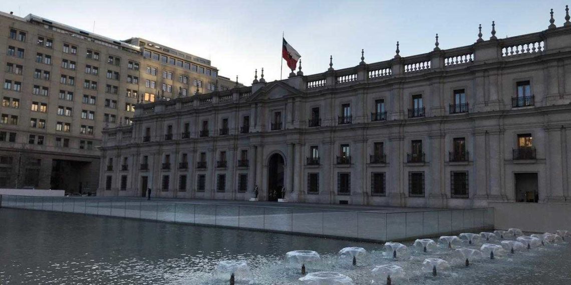 Jung, tätowiert, Präsident