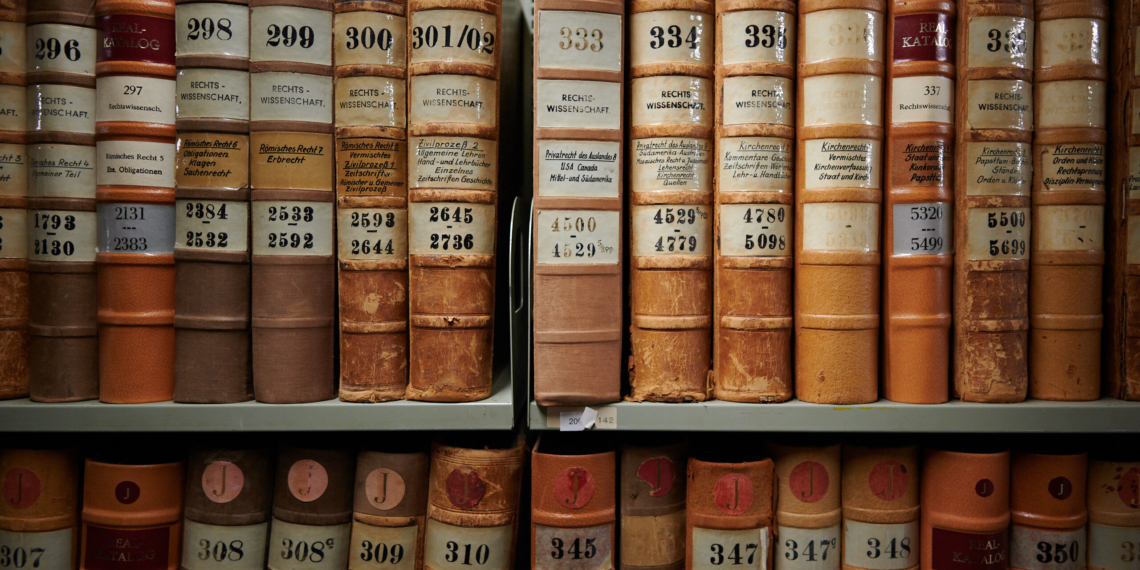 Bücher in der Tiefe